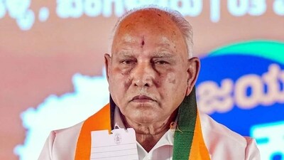 Banjaras hurl stones at Yediyurappa’s residence in Shikaripura; Sec 144 imposed Banjaras hurl stones at Yediyurappa’s residence in Shikaripura; Sec 144 imposed