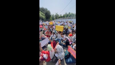 Later, a delegation of protesters met the minister and shared their problems with him. (Sourced) Later, a delegation of protesters met the minister and shared their problems with him. (Sourced)