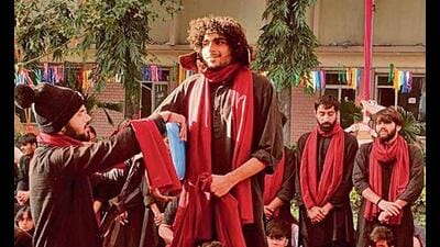 Shaheed Bhagat Singh (Evening) College’s dram soc, Sangharsh has recently developed a satire on the Indian education system. Shaheed Bhagat Singh (Evening) College’s dram soc, Sangharsh has recently developed a satire on the Indian education system.