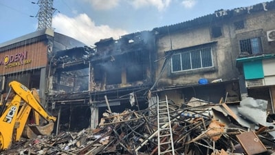 The fire has been extinguished at around 11 am on Monday. (HT Photo) The fire has been extinguished at around 11 am on Monday. (HT Photo)