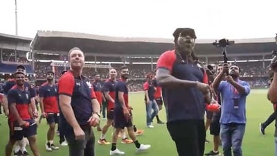 De Villiers and Gayle's jersey numbers were retired (Twitter) De Villiers and Gayle's jersey numbers were retired (Twitter)