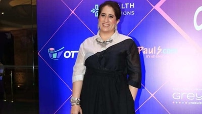 Academy Award winner Guneet Monga attended the OTTPlay Changemakers Awards 2023 last night. She wore a monochrome outfit to the event. (HT Photo/Varinder Chawla) Academy Award winner Guneet Monga attended the OTTPlay Changemakers Awards 2023 last night. She wore a monochrome outfit to the event. (HT Photo/Varinder Chawla)
