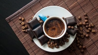 Avoiding stimulants: Avoiding caffeine, nicotine, and alcohol before bed can help you fall asleep faster and improve the quality of your sleep. (Unsplash) Avoiding stimulants: Avoiding caffeine, nicotine, and alcohol before bed can help you fall asleep faster and improve the quality of your sleep. (Unsplash)