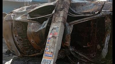 Car catches fire after hitting electricity pole in F’bad, one dead, two injured Car catches fire after hitting electricity pole in F’bad, one dead, two injured