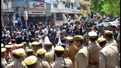 A scene outside the Prayagraj court where gangster Atiq Ahmed and two others were sentenced to life in prison. (HT photo) A scene outside the Prayagraj court where gangster Atiq Ahmed and two others were sentenced to life in prison. (HT photo)