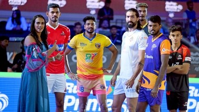 Badminton player PV Sindhu (L) during the inauguration of RuPay PVL Season 2, in Bengaluru on Saturday. (ANI) Badminton player PV Sindhu (L) during the inauguration of RuPay PVL Season 2, in Bengaluru on Saturday. (ANI)