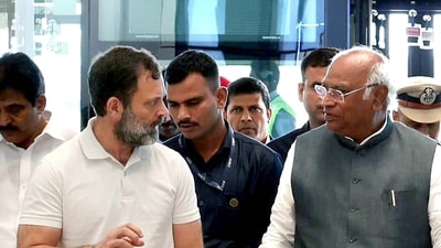 Congress President Mallikarjun Kharge and party leader Rahul Gandhi arrive at Belagavi along with party's general secretary KC Venugopal. (ANI) Congress President Mallikarjun Kharge and party leader Rahul Gandhi arrive at Belagavi along with party's general secretary KC Venugopal. (ANI)