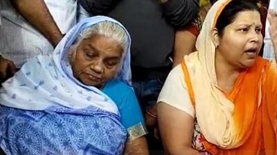 Lawyer Umesh Pal’s mother Shanti Pal (left) and wife Jaya Pal talking to media persons after the court verdict against Atiq Ahmed and other on Tuesday (HT Photo) Lawyer Umesh Pal’s mother Shanti Pal (left) and wife Jaya Pal talking to media persons after the court verdict against Atiq Ahmed and other on Tuesday (HT Photo)