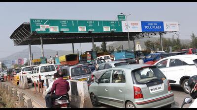 Maharashtra State Road Development Corporation (MSRDC) has increased toll rates on the Pune-Mumbai expressway by 18% beginning April 1, 2023 (HT FILE PHOTO) Maharashtra State Road Development Corporation (MSRDC) has increased toll rates on the Pune-Mumbai expressway by 18% beginning April 1, 2023 (HT FILE PHOTO)