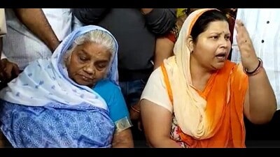 Slain lawyer Umesh Pal’s mother Shanti Pal (left) and wife Jaya Pal talking to media persons after the court verdict against Atiq Ahmed and other on Tuesday. (HT photo) Slain lawyer Umesh Pal’s mother Shanti Pal (left) and wife Jaya Pal talking to media persons after the court verdict against Atiq Ahmed and other on Tuesday. (HT photo)
