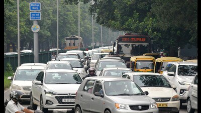 The committee has recommended that the Chandigarh administration should draw a plan whereby livelihood opportunities are created for this populace in the peripheral areas of the city. (HT File Photo) The committee has recommended that the Chandigarh administration should draw a plan whereby livelihood opportunities are created for this populace in the peripheral areas of the city. (HT File Photo)