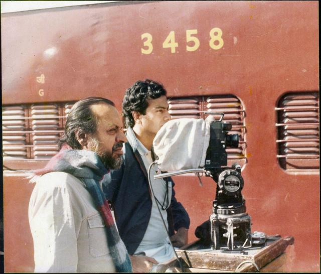 Shyam Benegal shooting near a railway station. (HT Photo) Shyam Benegal shooting near a railway station. (HT Photo)