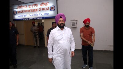 Former minister in the previous Congress government in Punjab Gurpreet Singh Kangar, who was a minister during the tenure of the Congress government, coming out of the Vigilance office at Bathinda on Wednesday. (Sanjeev Kumar/HT)