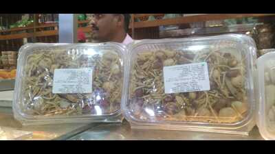 Special snacks for people observing Navratri fast being sold in Prayagraj. (HT Photo) Special snacks for people observing Navratri fast being sold in Prayagraj. (HT Photo)