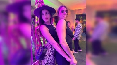 Sharing a slew of photos, Shanaya Kapoor captioned her post, "last night." (Instagram/@shanayakapoor02) Sharing a slew of photos, Shanaya Kapoor captioned her post, "last night." (Instagram/@shanayakapoor02)