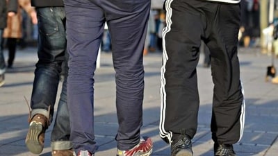 Sweatpants are popular around the world (Jan-Philipp Strobel/picture alliance / dpa) Sweatpants are popular around the world (Jan-Philipp Strobel/picture alliance / dpa)