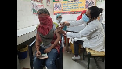 A 74-year-old man tested positive for Covid-19 on Wednesday evening taking the number of positive tested cases in a week in Agra to five. (FOR REPRESENTATION) A 74-year-old man tested positive for Covid-19 on Wednesday evening taking the number of positive tested cases in a week in Agra to five. (FOR REPRESENTATION)