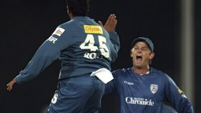 Adam Gilchrist (R) (IPL) Adam Gilchrist (R) (IPL)
