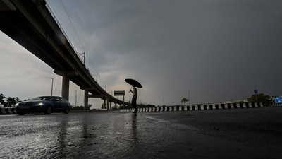 Several parts of Delhi-NCR witnessed a spell of rain coupled with thunderstorms for the second consecutive day on Thursday. (Raj K Raj/ Hindustan Times) Several parts of Delhi-NCR witnessed a spell of rain coupled with thunderstorms for the second consecutive day on Thursday. (Raj K Raj/ Hindustan Times)