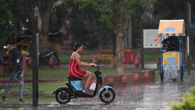 The Met department has predicted a similar rainfall activity for the next two days. (Vipin Kumar/Hindustan Times) The Met department has predicted a similar rainfall activity for the next two days. (Vipin Kumar/Hindustan Times)