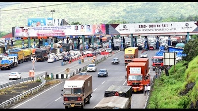 Maharashtra State Road Development Corporation (MSRDC) has increased toll rates on the Pune-Mumbai expressway (e-way) by 18% effective April 1, 2023 (HT FILE PHOTO) Maharashtra State Road Development Corporation (MSRDC) has increased toll rates on the Pune-Mumbai expressway (e-way) by 18% effective April 1, 2023 (HT FILE PHOTO)