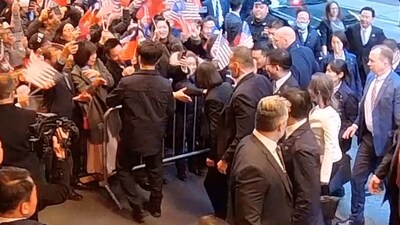 Taiwan's President Tsai Ing-wen greets supporters during her arrival in New York City, New York, U.S. (TaiwanPlus via Reuters)