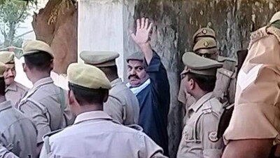 The development comes in the wake of 26 police personnel being transferred due to their alleged proximity to Atiq. (HT Photo) The development comes in the wake of 26 police personnel being transferred due to their alleged proximity to Atiq. (HT Photo)