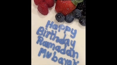 The image shows the cake with the icing “Happy Birthday Ramadan Mubarak.” (Twitter/@ycsm1n) The image shows the cake with the icing “Happy Birthday Ramadan Mubarak.” (Twitter/@ycsm1n)