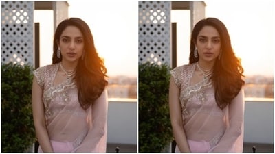 Styled by fashion stylist Eka Lakhani, Sobhita wore her tresses open in wavy curls with a side part as she posed for the sun kissed pictures. (Instagram/@sobhitad) Styled by fashion stylist Eka Lakhani, Sobhita wore her tresses open in wavy curls with a side part as she posed for the sun kissed pictures. (Instagram/@sobhitad)