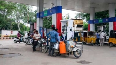 The oil companies announced the fuel prices at 6 am today. (Representative image/ istock) The oil companies announced the fuel prices at 6 am today. (Representative image/ istock)