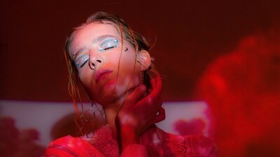 Glitter eyeshadows look dazzling and enhance look in a jiffy. (Pexels) Glitter eyeshadows look dazzling and enhance look in a jiffy. (Pexels)