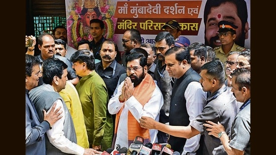 CM Eknath Shinde along with Maharashtra Assembly Speaker Rahul Narvekar, minister Mangal Prabhat Lodha and MLA Raj Purohit, visit Mumbadevi Temple and seek the blessings of Goddess Mumbadevi, after the BMC's plan to revamp the precinct of the over 200-year-old temple along the lines of Varanasi's Kashi Vishwanath Temple, as proposed by the latter, in Mumbai, India, on Thursday. (Anshuman Poyrekar/HT PHOTO)