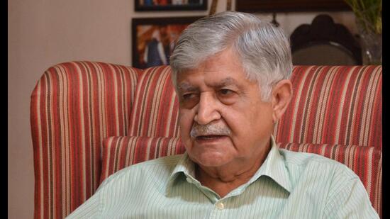 Gen VP Malik (retd_ alleged that the Haryana government was “showing sympathy towards the builders’ lobby”. (HT)