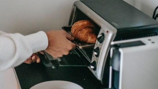 Microwave ovens are convenient, heat food faster and are more economical. (Pexels)