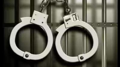 A case under Section 140 (wearing garb or carrying token used by soldier, sailor or airman) of the Indian Penal Code was registered at the GRP police station in Ambala cantonment. (Istock)