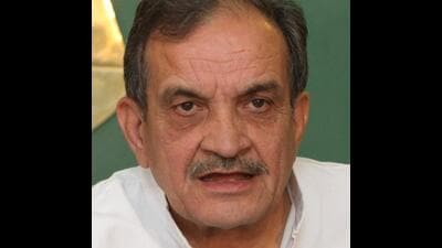 Former Union minister Birender Singh took potshots at Jannayak Janya Party (JJP) leader and deputy chief minister Dushyant Chautala over development in Uchana assembly. (HT File) Former Union minister Birender Singh took potshots at Jannayak Janya Party (JJP) leader and deputy chief minister Dushyant Chautala over development in Uchana assembly. (HT File)