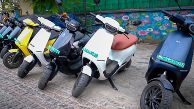 Ola Electric S1 Pro electric scooters lined up Ola Electric S1 Pro electric scooters lined up