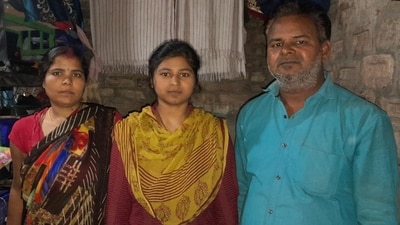 Payal Kumari with her parents at her home in Bihar. (Photo by: Payal Kumari) Payal Kumari with her parents at her home in Bihar. (Photo by: Payal Kumari)