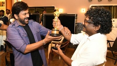 Chiranjeevi hosted Naatu Naatu lyricist Chandrabose. Chiranjeevi hosted Naatu Naatu lyricist Chandrabose.