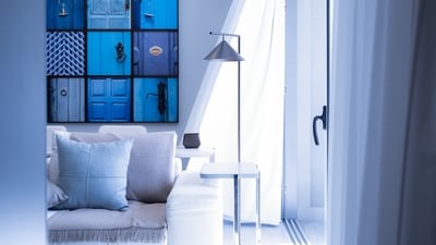 Light Blue: Blue is another calming colour that promotes relaxation and tranquillity. Light shades of blue, such as baby blue or sky blue, can create a soothing and calming environment. Blue is also associated with clarity, communication, and creativity.&nbsp; (Unsplash)