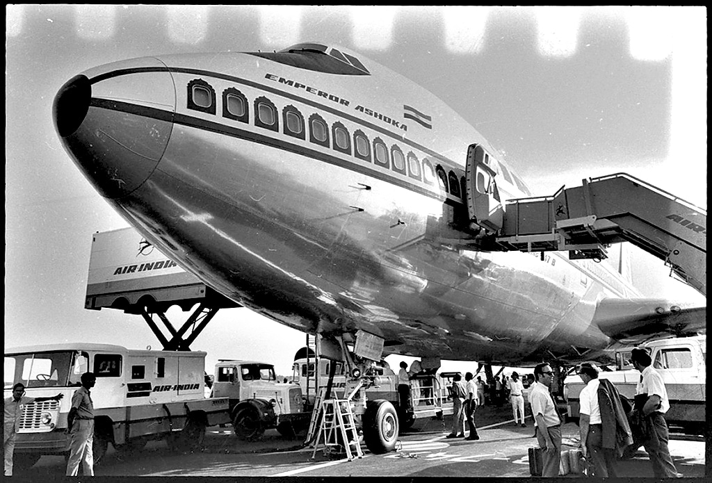 The 747 was inducted by Air India in 1971, amid considerable fanfare. The first five planes were called the Emperor fleet, and each was given a name. Above is the Ashoka, whose interiors were decorated with replicas of art from the Gupta era. (HT Archives)