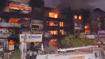 To prevent any loss of life, police have evacuated all the people living in proximity. (HT Photo) To prevent any loss of life, police have evacuated all the people living in proximity. (HT Photo)
