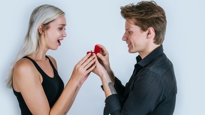 Compliment Them: Everyone loves to be complimented, so don't be afraid to dish out a genuine compliment. Whether it's about their outfit, their intelligence, or their sense of humor, a compliment can help make someone feel good and build a connection. (Freepik ) Compliment Them: Everyone loves to be complimented, so don't be afraid to dish out a genuine compliment. Whether it's about their outfit, their intelligence, or their sense of humor, a compliment can help make someone feel good and build a connection. (Freepik )