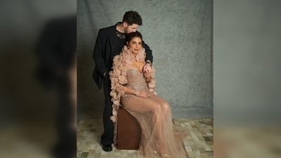 For the grand inauguration, Pee Cee donned a shimmery dramatic gown while her beau Nick looked dapper in a black suit.&nbsp; (Instagram/@priyanka chopra)