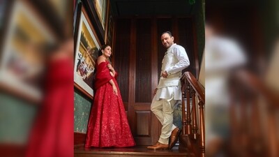 Kareena Kapoor Khan stunned in a ‘Surkh लाल’ embellished lehenga by Anjul Bhandari. (Instagram/@kareenakapoorkhan) Kareena Kapoor Khan stunned in a ‘Surkh लाल’ embellished lehenga by Anjul Bhandari. (Instagram/@kareenakapoorkhan)