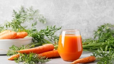 Vegetable juice: Drinking vegetable juice can help you get more nutrients and fibre in your diet, which can help you feel full and reduce your calorie intake. (Unsplash) Vegetable juice: Drinking vegetable juice can help you get more nutrients and fibre in your diet, which can help you feel full and reduce your calorie intake. (Unsplash)