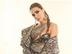 Kriti Sanon’s gown gets a shoutout from Anushka Sharma Kriti Sanon’s gown gets a shoutout from Anushka Sharma