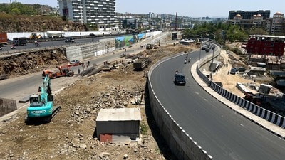 Diversion road from Kothrud to Pune-Bengaluru highway at Chandni Chowk on Sunday. (Kalpesh Nukte/HT PHOTO) Diversion road from Kothrud to Pune-Bengaluru highway at Chandni Chowk on Sunday. (Kalpesh Nukte/HT PHOTO)