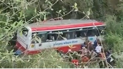 22 people, including the bus driver, were injured after a bus fell into a ditch on the Mussoorie-Dehradhun road