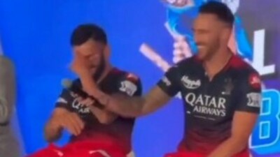 Virat Kohli (L) with Faf du Plessis (Twitter) Virat Kohli (L) with Faf du Plessis (Twitter)